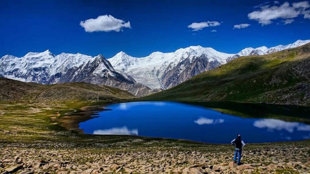 Rush lake pakistan