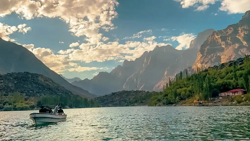 Upper-kachura-lake-skardu