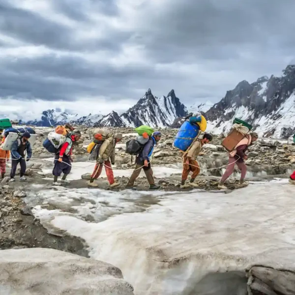 biafo-hispar-glacier-hiking